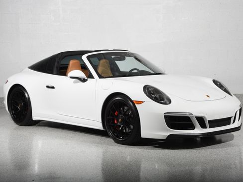 Used 2019 Porsche 911 Targa 4 GTS AWD/4WD image 8
