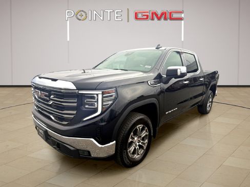 Certified 2025 GMC Sierra 1500 SLT image 4