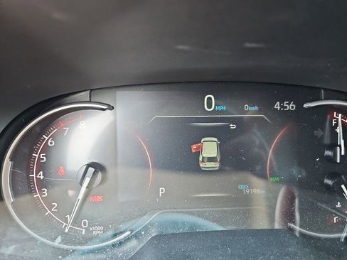 Used 2025 Toyota RAV4 XLE w/ Convenience Package FWD image 10