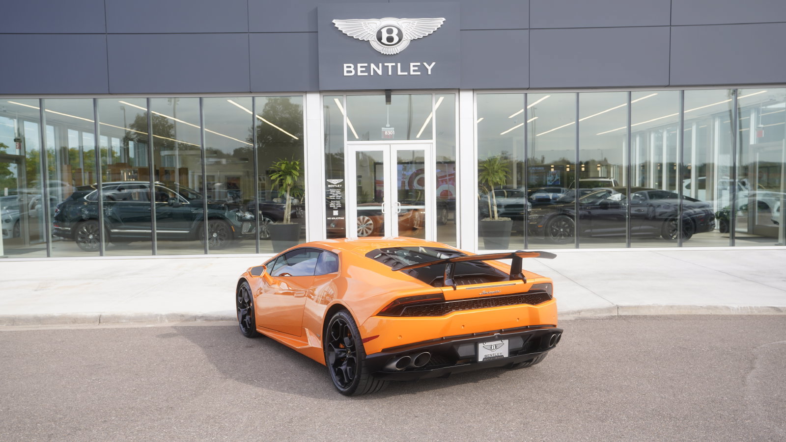 Used 2015 Lamborghini Huracan LP 610-4 AWD/4WD image 8