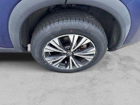 Used 2021 Nissan Rogue SV AWD/4WD image 12