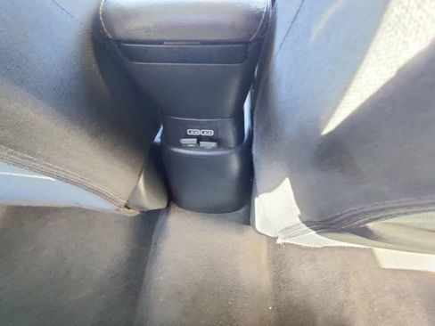 Used 2021 Nissan Versa SR image 9