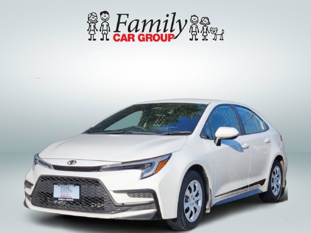 Certified 2025 Toyota Corolla SE FWD image 1