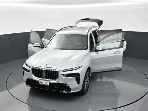 Used 2026 BMW X7 xDrive40i w/ Executive Package image 32