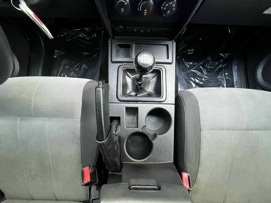 Used 2007 Dodge Nitro SXT RWD image 19