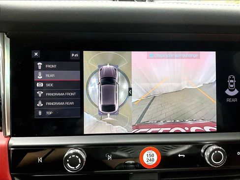 Used 2025 Porsche Macan AWD/4WD image 20