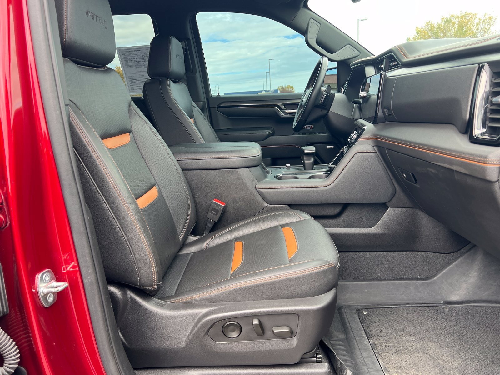 Used 2023 GMC Sierra 1500 AT4 w/ Technology Package AWD/4WD image 23