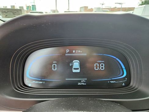 Used 2024 Hyundai Venue SEL FWD image 33