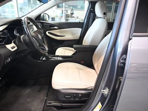 Used 2020 Buick Encore GX Essence w/ Experience Buick Package AWD/4WD image 9