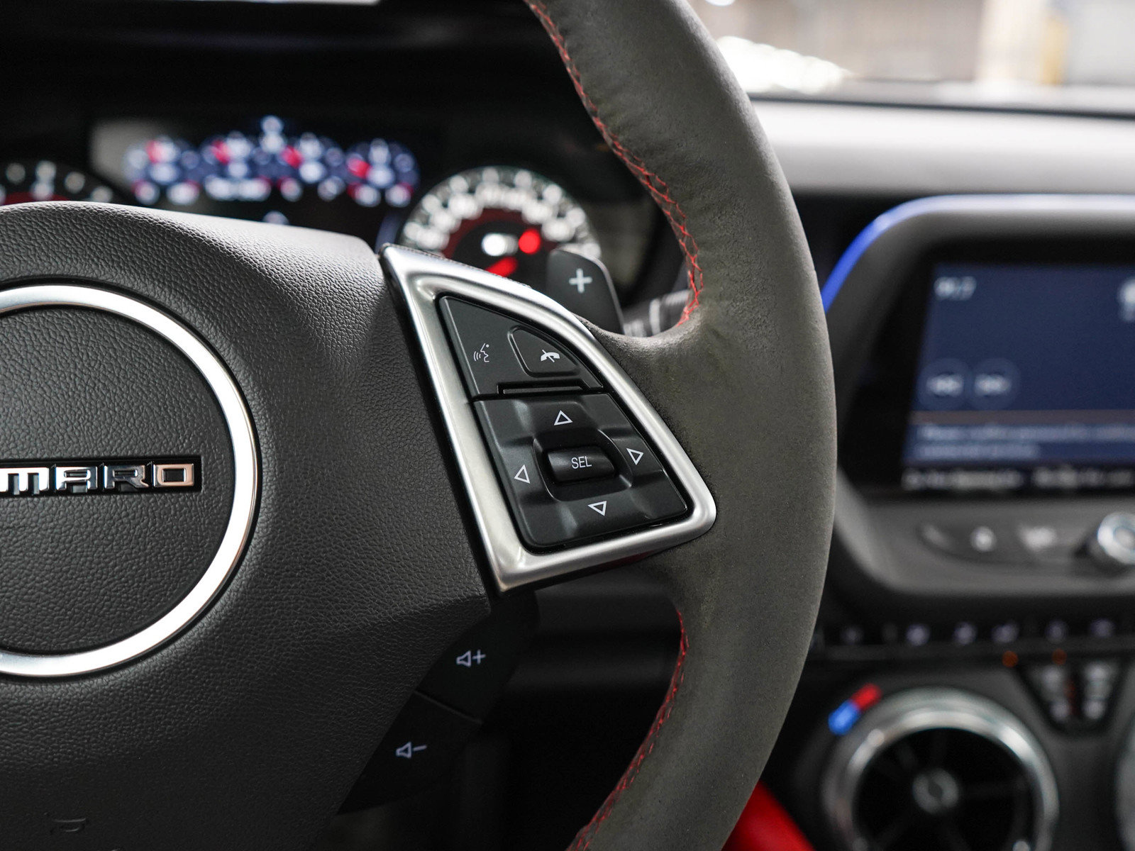 Used 2020 Chevrolet Camaro ZL1 RWD image 25