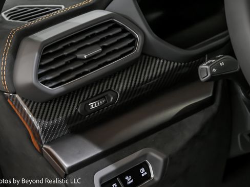 Used 2024 Lamborghini Urus Performante image 25