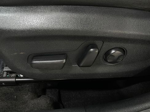 Used 2017 Kia Niro Touring image 17