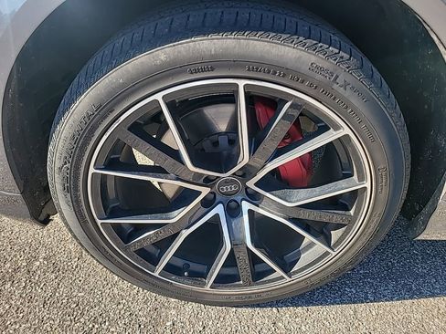 Used 2021 Audi Q8 Premium Plus w/ Premium Plus Package image 12