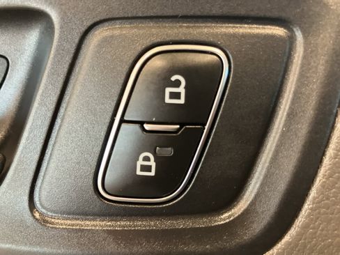 Used 2020 Ford Transit Connect XL image 13