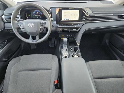 Used 2025 Toyota Camry LE FWD image 11