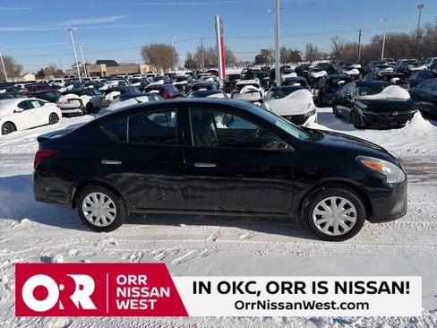 Used 2019 Nissan Versa SV image 6