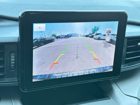 Used 2023 Ford Explorer XLT image 6