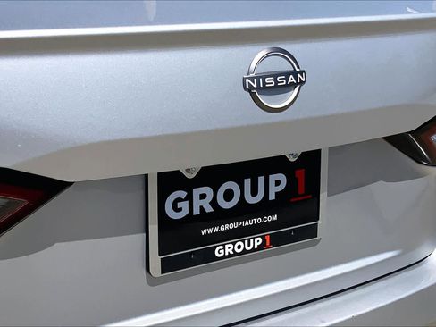 Used 2025 Nissan Altima 2.5 SV FWD image 30