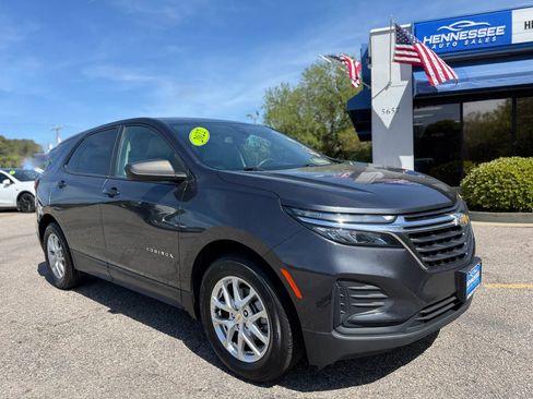 Used 2022 Chevrolet Equinox LS image 1