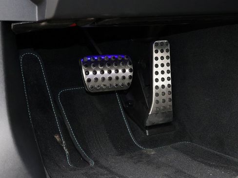 Used 2025 Mercedes-Benz AMG GT 63 image 97