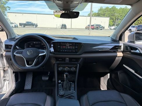 Used 2023 Volkswagen Taos SEL AWD/4WD image 8