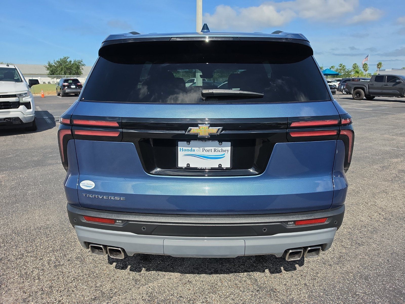 Used 2026 Chevrolet Traverse LT w/ Driver Confidence Package FWD image 4