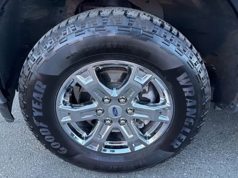 Used 2021 Ford F150 Lariat image 11