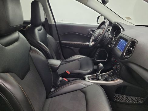 Used 2019 Jeep Compass Latitude w/ Cold Weather Group image 21