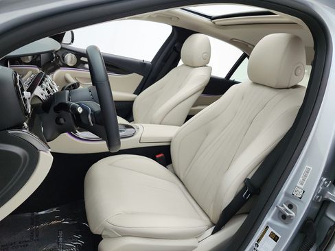 Used 2022 Mercedes-Benz E 350 Sedan image 10