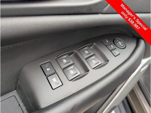 Used 2020 Cadillac Escalade Premium Luxury image 15