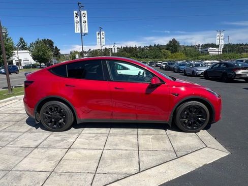 Used 2021 Tesla Model Y Long Range AWD/4WD image 6