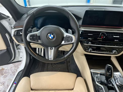Used 2019 BMW M550i xDrive w/ Premium Package image 21