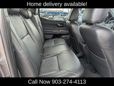 Used 2021 Toyota Tacoma TRD Sport AWD/4WD image 31