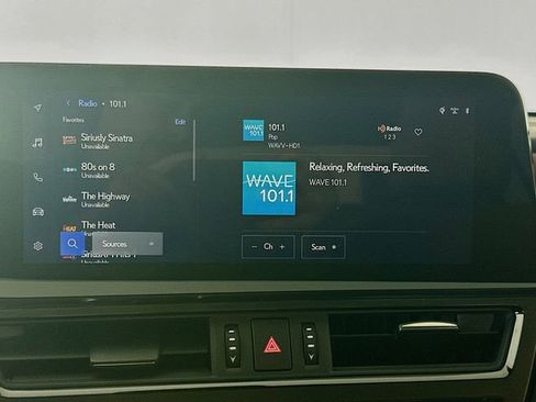 Used 2023 Lexus ES 350 w/ Premium Package FWD image 13