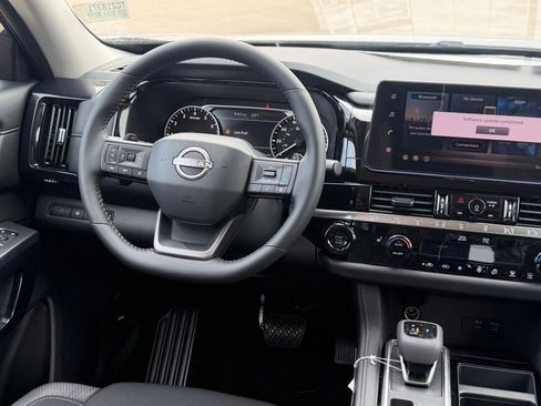 New 2026 Nissan Pathfinder SV image 9