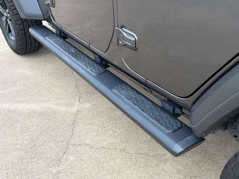 Used 2021 Jeep Wrangler Unlimited Sport AWD/4WD image 18