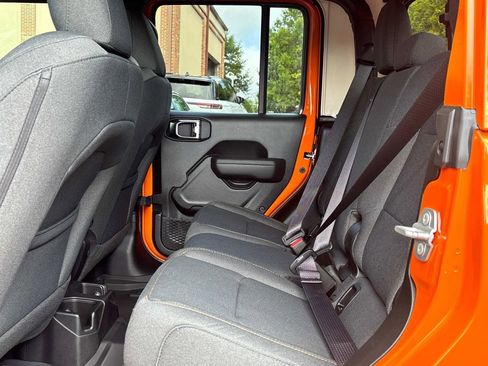 New 2025 Jeep Gladiator Sport image 31