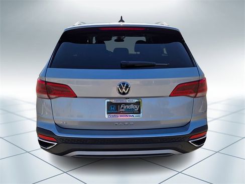 Used 2023 Volkswagen Taos SE image 5