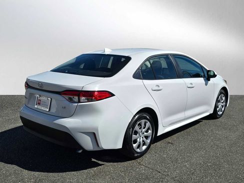 Used 2026 Toyota Corolla LE image 3
