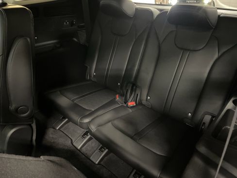 Used 2025 Kia Sorento SX FWD image 33