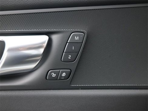 New 2026 Volvo XC60 B5 Core w/ Climate Package image 26