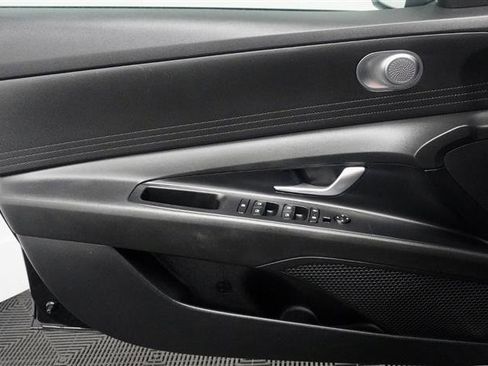 Used 2023 Hyundai Elantra SEL image 29