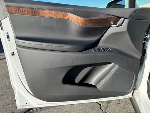 Used 2019 Tesla Model X Long Range image 14