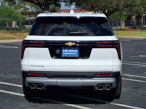 New 2026 Chevrolet Traverse LT w/ Driver Confidence Package FWD image 5