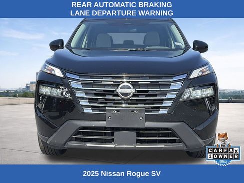 Used 2025 Nissan Rogue SV image 8