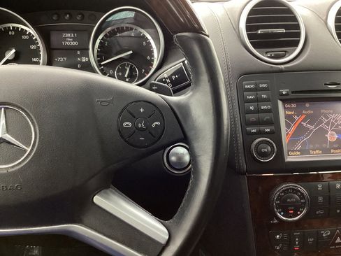 Used 2011 Mercedes-Benz GL 550 4MATIC image 37