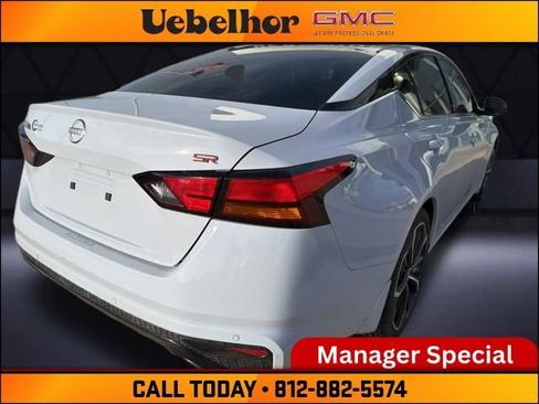 Used 2024 Nissan Altima 2.5 SR w/ SR Premium Package FWD image 15