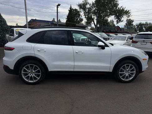 Used 2019 Porsche Cayenne AWD/4WD image 10