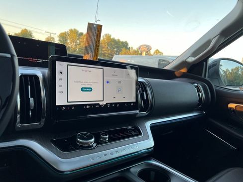 New 2025 Ford Expedition Platinum w/ Platinum Ultimate Package image 26