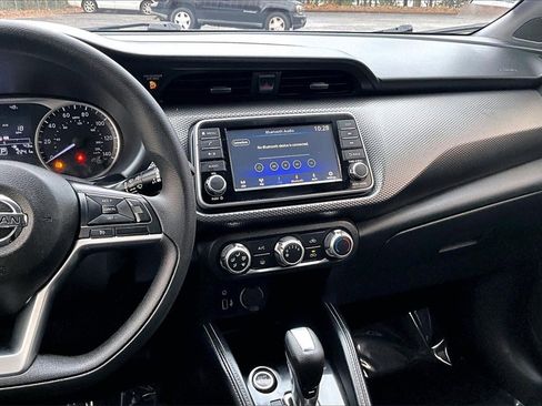 Used 2019 Nissan Kicks S image 10